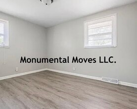 1808 Woodbine Dr in Anderson, IN - Foto de edificio - Building Photo