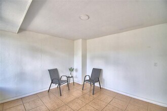 2405 Roslyn Ln in Lakeland, FL - Building Photo - Building Photo