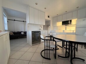 1390 Ocean Dr, Unit 306 in Miami Beach, FL - Building Photo - Building Photo