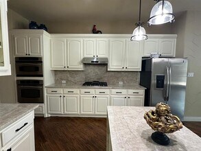 8013 Sutherland Ln in Plano, TX - Building Photo - Building Photo