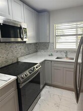 2134 Lincoln St in Hollywood, FL - Building Photo - Building Photo