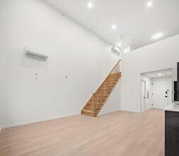 1 Mallory Ave in Jersey City, NJ - Building Photo - Building Photo