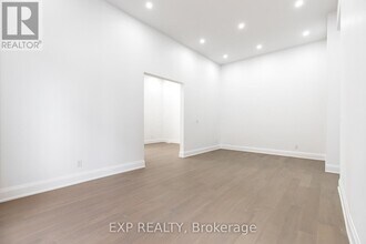6612 Harmony Hill in Mississauga, ON - Building Photo - Building Photo