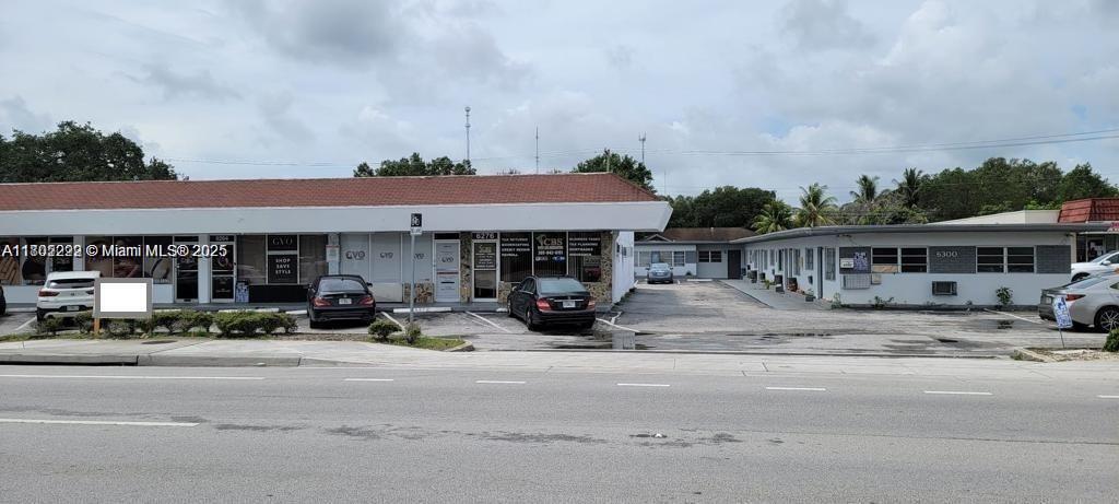 6300 Miramar Pkwy in Miramar, FL - Building Photo