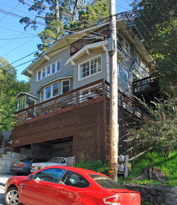 16 Lower Alcatraz Pl in Mill Valley, CA - Building Photo