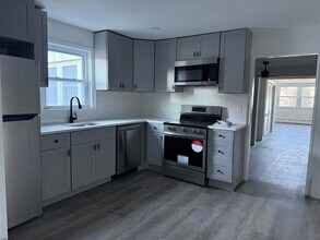 228 Philadelphia Ave in Egg Harbor City, NJ - Foto de edificio - Building Photo