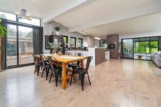 1 Babington Ct in Toronto, ON - Building Photo - Building Photo