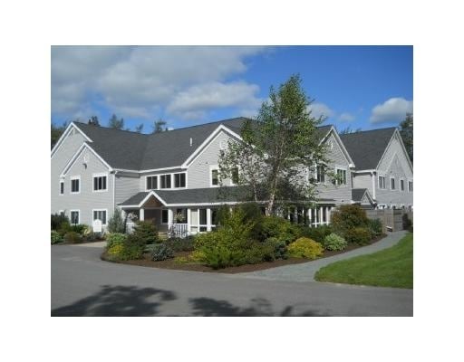 79 E Ridge Rd in Southwest Harbor, ME - Foto de edificio