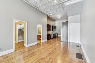 1858 W Huron St in Chicago, IL - Building Photo - Building Photo
