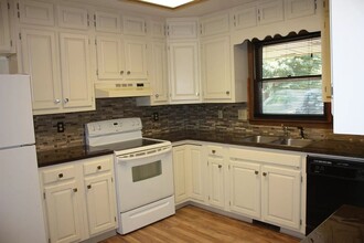 2420 Vaughn Dr in Manhattan, KS - Building Photo - Building Photo
