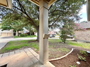 17110 Valley Glen Rd in Pflugerville, TX - Foto de edificio - Building Photo