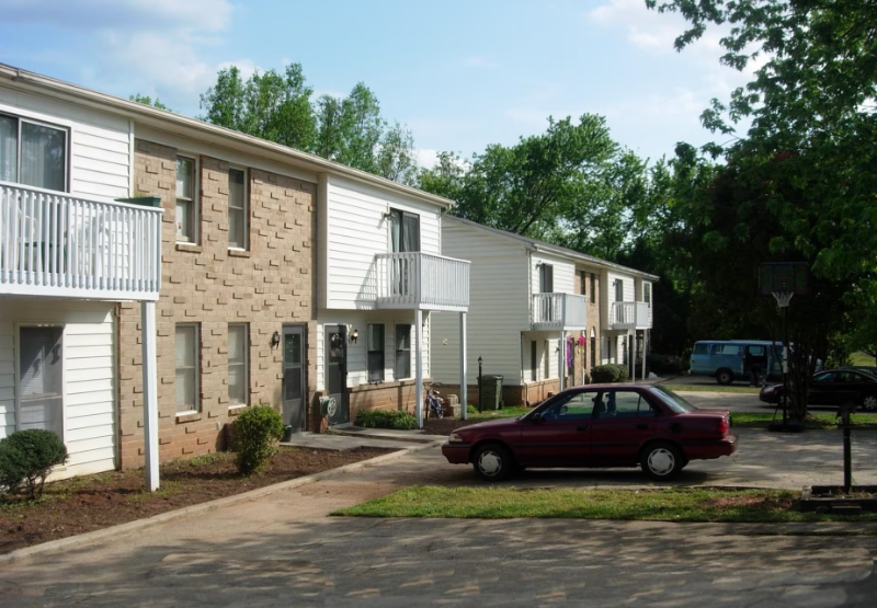 112 Carriage Pl-Unit -Apt 4 in Spindale, NC - Building Photo