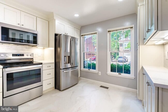 property at 112 Gretna Green Ct