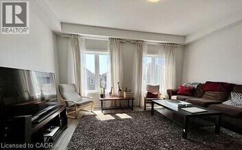 124 Compass Trail in Cambridge, ON - Building Photo - Building Photo