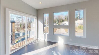 423 Coxe Ave in Charlotte, NC - Building Photo - Building Photo