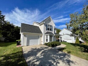 433 Holly Thorn Trace in Holly Springs, NC - Building Photo - Building Photo