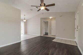 618 Brooke Ct in Clermont, FL - Building Photo - Building Photo