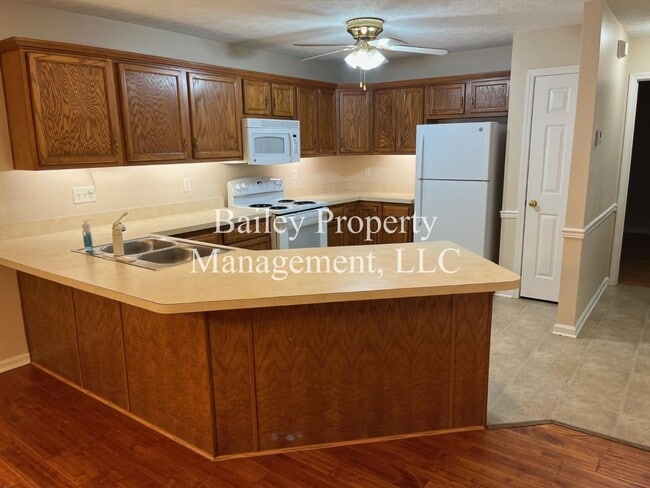 5117 Rising Oak Ct in Louisville, KY - Building Photo - Building Photo