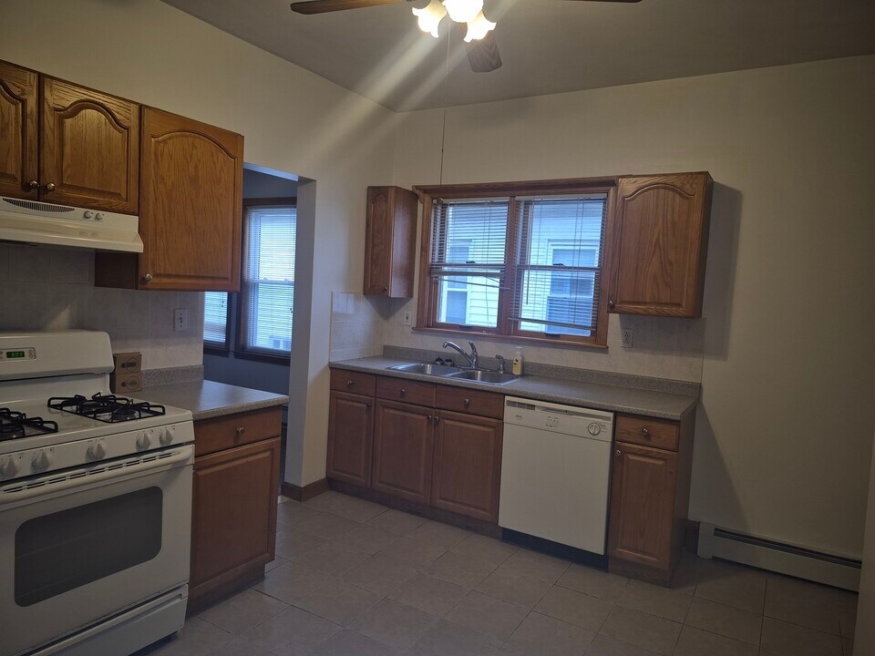 105 3rd St, Unit 105 Third in Medford, MA - Building Photo