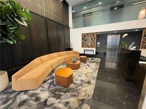 950 W Peachtree St NW in Atlanta, GA - Building Photo - Building Photo