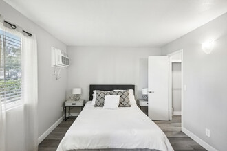 Ridge on Charleston in Las Vegas, NV - Foto de edificio - Building Photo