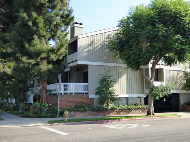 1801 Barry Ave, Unit 1801 in Los Angeles, CA - Building Photo - Building Photo