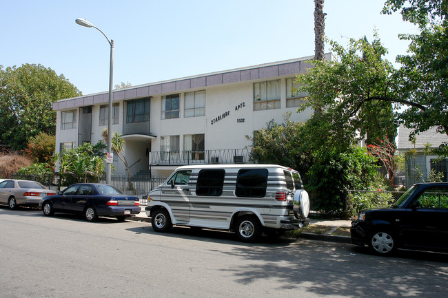 Starlight Apartments in Los Angeles, CA - Building Photo - Building Photo