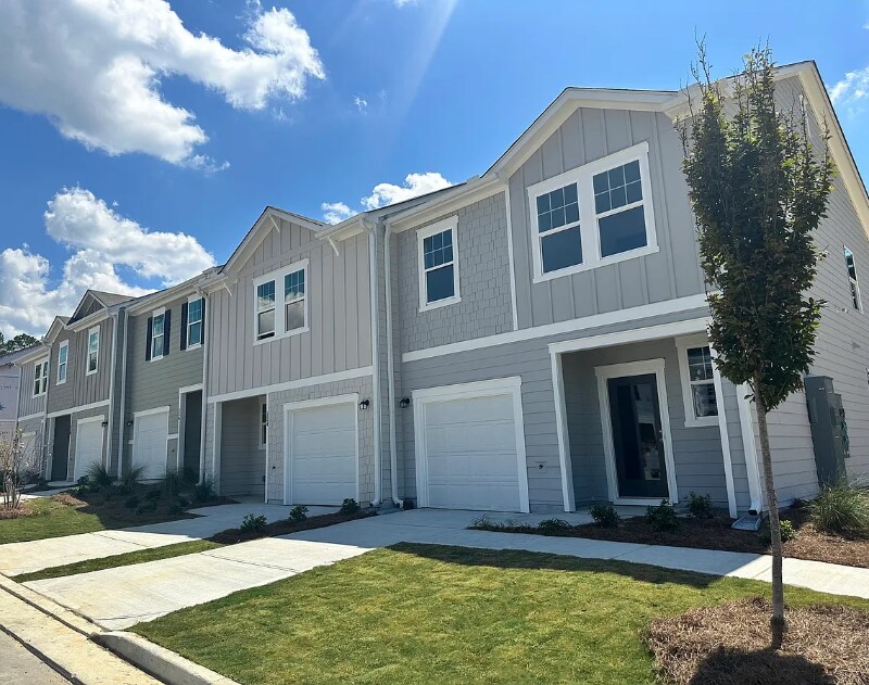 321 Winton Wy in Villa Rica, GA - Building Photo