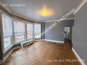 647 Jackson St in Oshkosh, WI - Building Photo - Building Photo