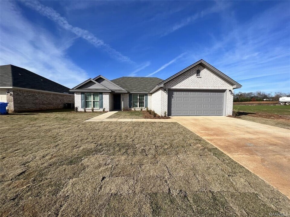 211 Dawsons Ml Wy in Prattville, AL - Building Photo