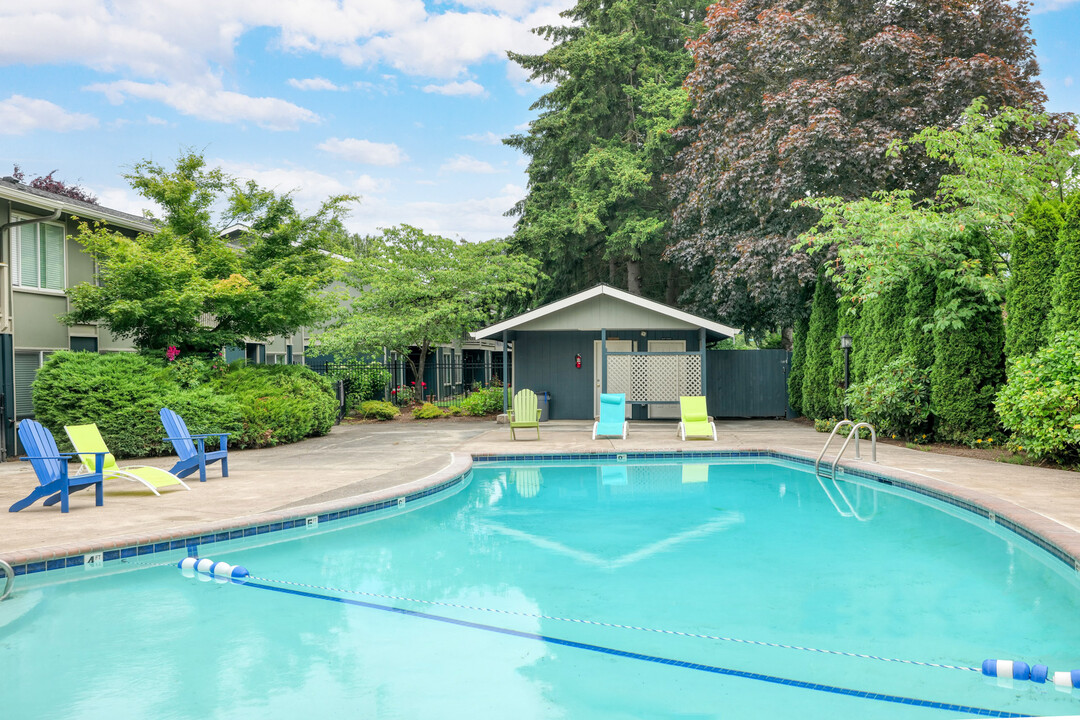 Centennial Apartments in Springfield, OR - Building Photo