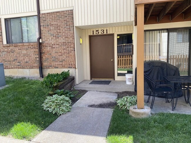 1531 Springlet Ct in Florissant, MO - Foto de edificio - Building Photo