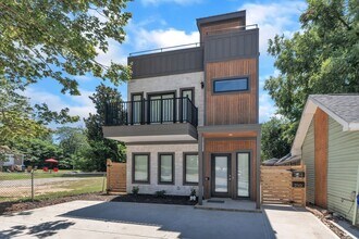 210 Martin Luther King Jr Blvd in Raleigh, NC - Building Photo - Building Photo