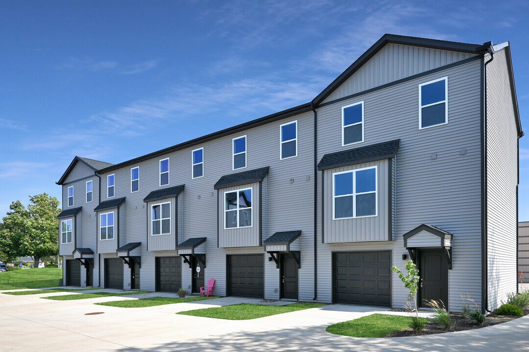 4050 E 55th St, Unit 4050 E 55th St in Davenport, IA - Foto de edificio