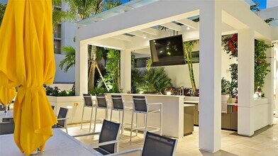 100 1st Ave N, Unit 201 in St. Petersburg, FL - Building Photo - Building Photo