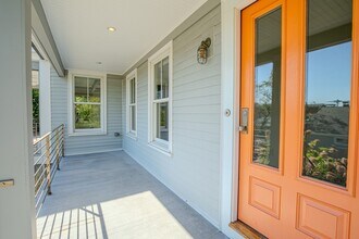 6R Breakwater Ave in Rockport, MA - Building Photo - Building Photo