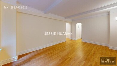 95 Christopher St in New York, NY - Building Photo - Building Photo