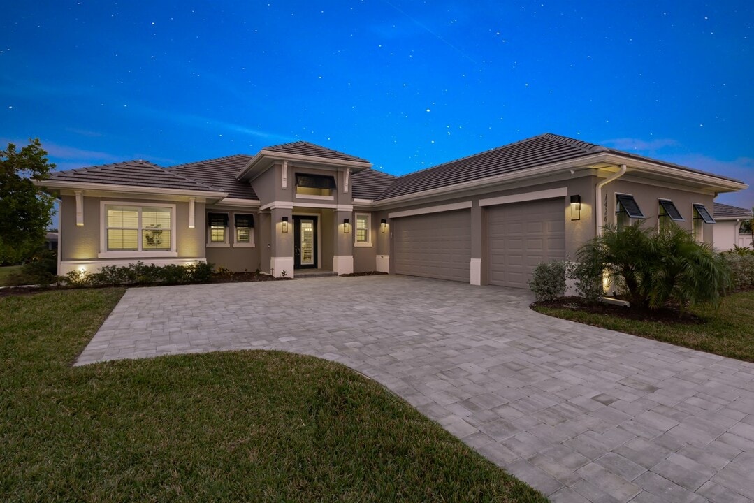 14265 Laguna Spgs Ln in Naples, FL - Foto de edificio