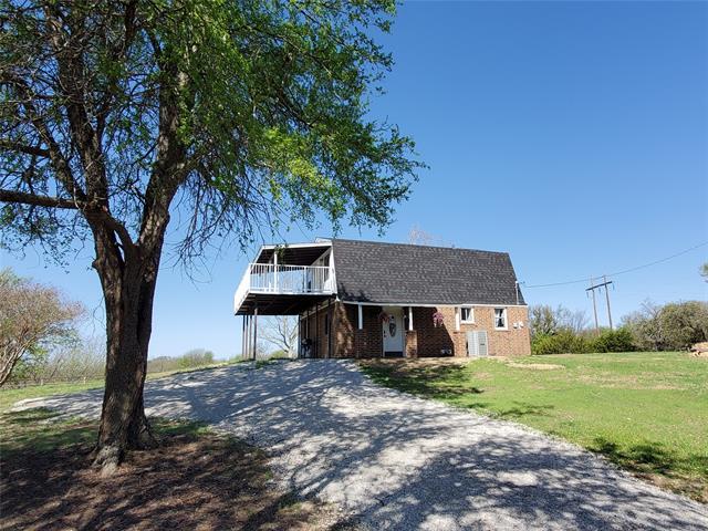 1353 Friendship Rd in Weatherford, TX - Building Photo