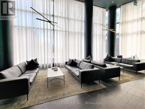 3900 Confederation Pkwy in Mississauga, ON - Building Photo - Building Photo