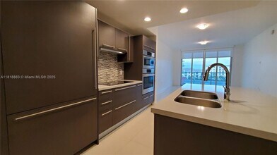 7751 NW 107th Ave in Doral, FL - Building Photo - Building Photo