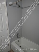 112 1st St S in Ladysmith, WI - Foto de edificio - Building Photo