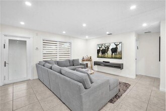 4521 SW 34th Dr in Fort Lauderdale, FL - Building Photo - Building Photo