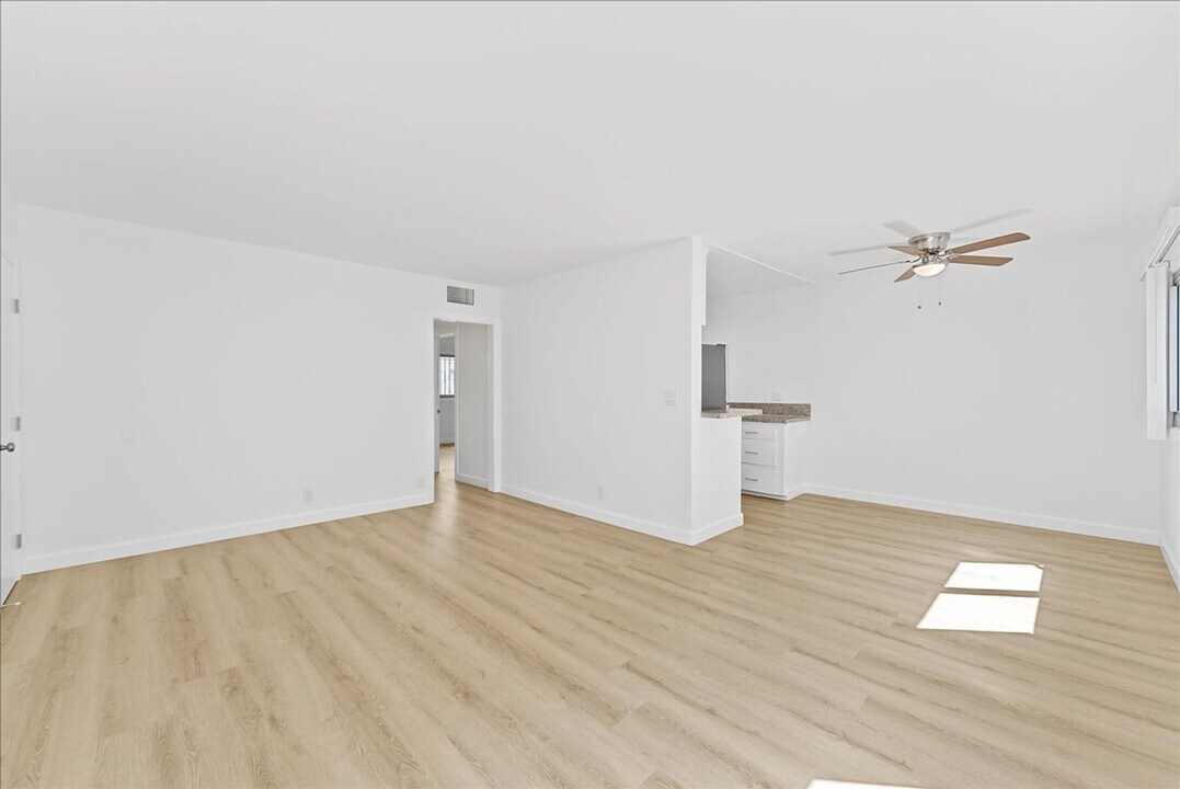 3108 W 99th St in Inglewood, CA - Building Photo