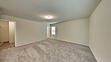 1913 Sloane Dr in Oklahoma City, OK - Building Photo - Building Photo