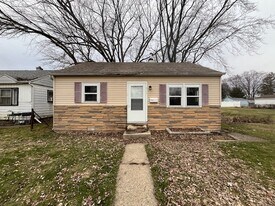 233 S Chicago St in South Bend, IN - Building Photo