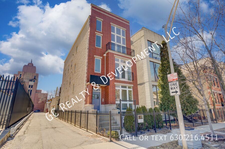 2413 W Haddon Ave-Unit -Unit 2 , Unit 2 in Chicago, IL - Building Photo