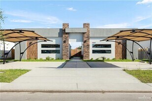 10 Karen Dr in Alton, TX - Building Photo