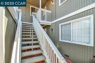 565 Lori Dr in Benicia, CA - Foto de edificio - Building Photo