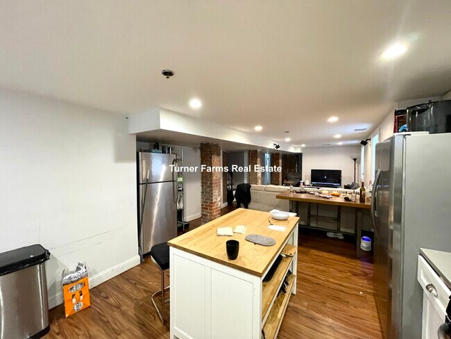 989 Tremont St, Unit 1 in Boston, MA - Building Photo - Building Photo